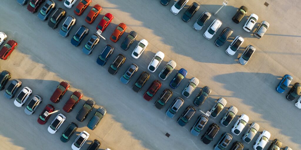 Dealer auction lot. Dealer auction car shipping in Canada